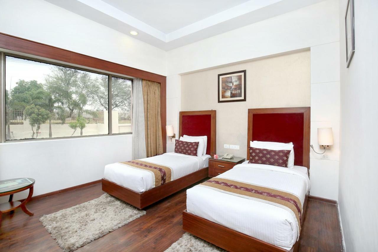 Oyo 14718 Woods Resorts Kasauli Exterior photo